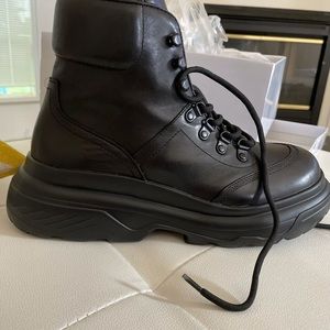 Steve Madden hiker boots